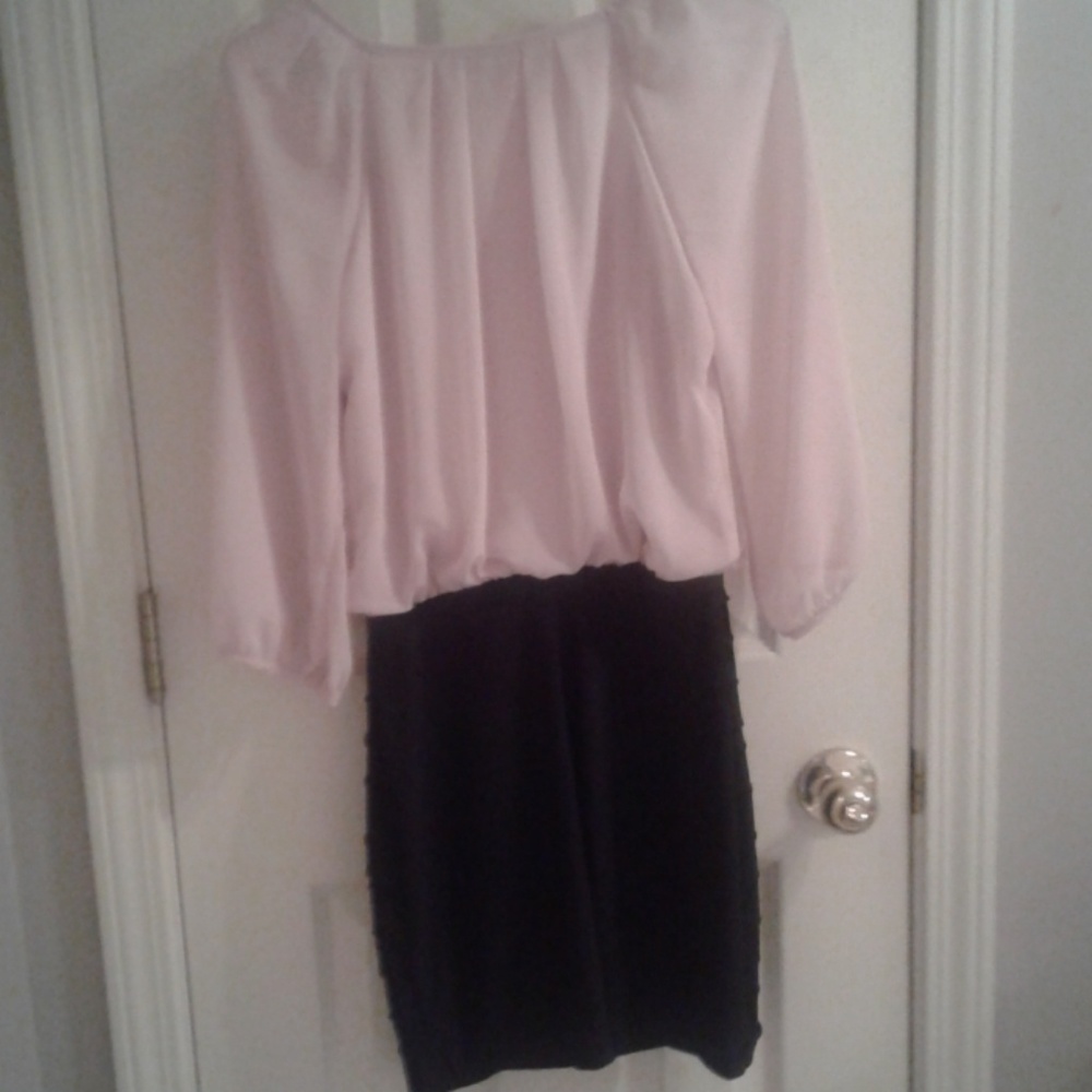 Dress - Picture 2 of 3